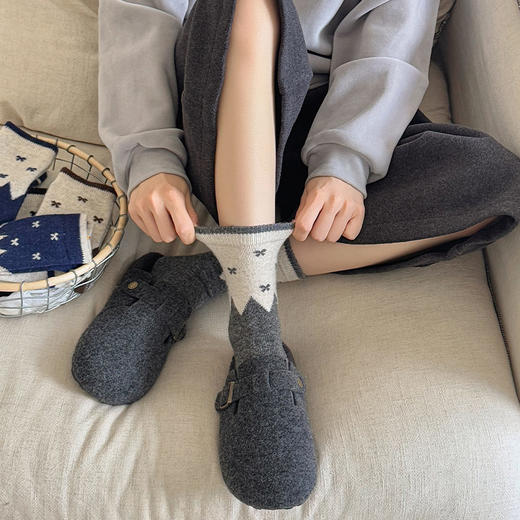 潮流可爱基础蝴蝶结绵羊毛中筒女袜袜子纪念日百货门店同款167294231 商品图1