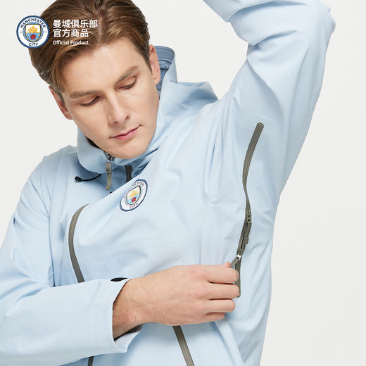 【官方正版】曼城俱乐部 | 新款浅蓝冲锋衣户外运动外套防风 商品图4