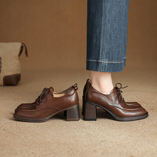 【预售5天】深口软皮单鞋女新款春秋季圆头粗跟系带中高跟英伦女鞋XH&M9525D 商品图4