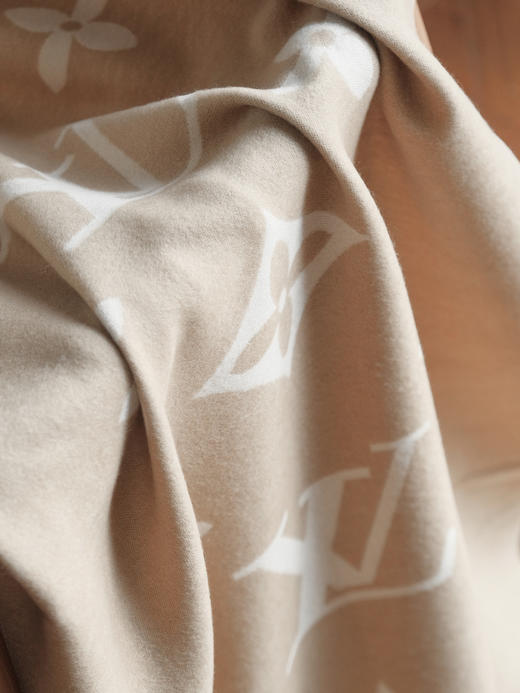 WJ27-𝐋𝐨𝐮𝐢𝐬 𝐕𝐮𝐢𝐭𝐭𝐨𝐧 24新版《REYKJAVIK 经典羊绒围巾》（QZ*MM） 商品图4