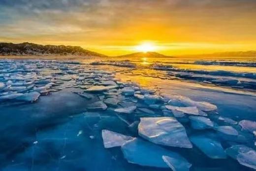 冬天的北疆美哭！娃说比夏天震撼！【雪域北疆·蓝调伊犁寒假亲子营】精品小团，1家1越野车，住库尔德宁雪景木屋，寻赛里木湖蓝冰秘境，畅滑4S级国际雪场，看冰雪大世界~早鸟立减1000！ 商品图10