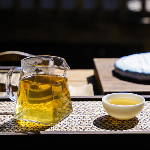 【班章王】十年难遇性价比 2025年春茶云南勐海边境普洱茶生茶古树357g茶饼 商品图3