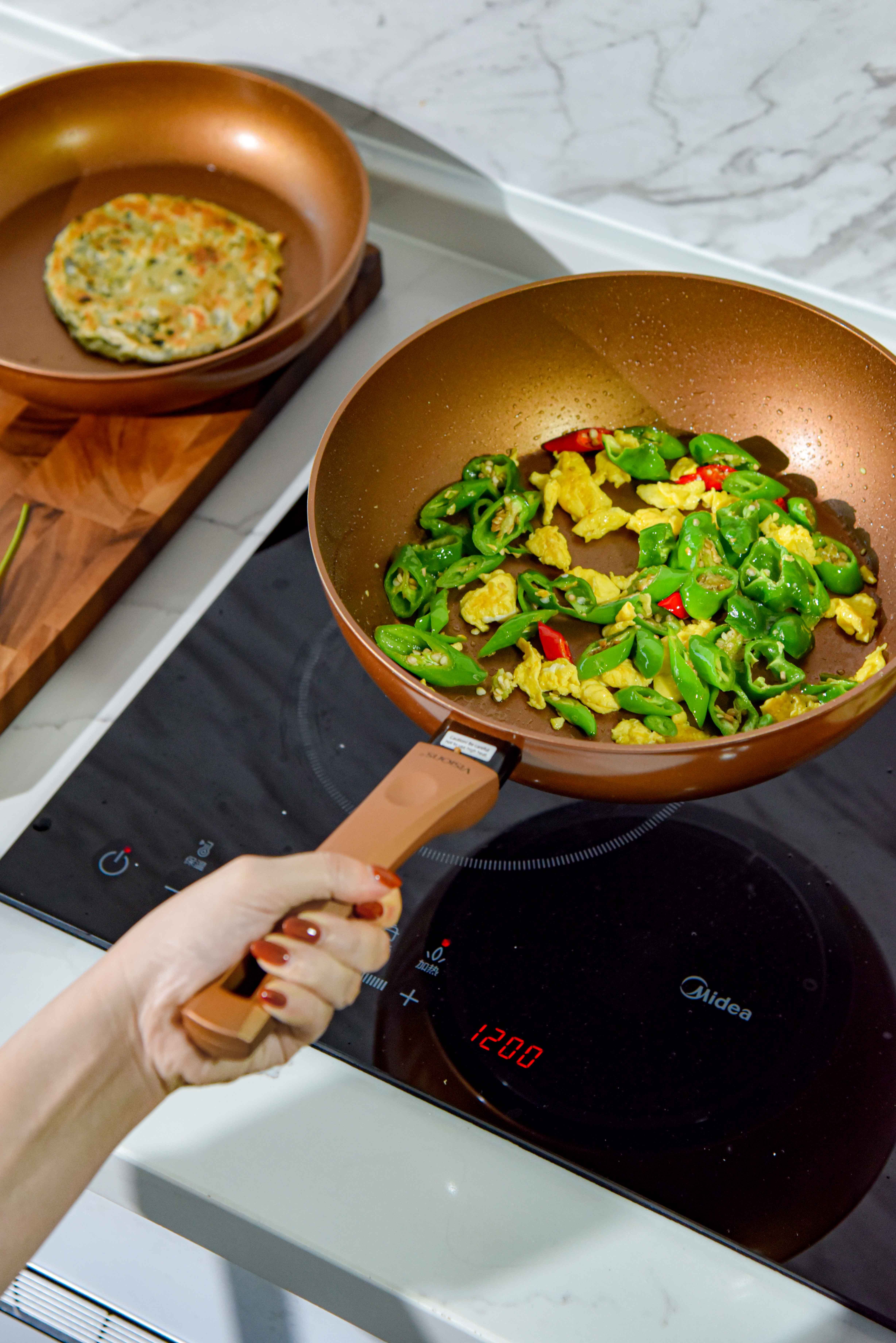 【品牌直发】低至2.7折❗️ 康宁VISIONS焦糖系列不粘锅，炒锅、煎锅、奶锅给一应俱全 