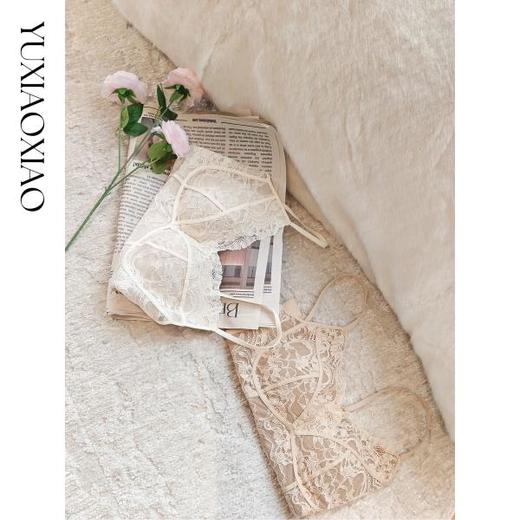 余潇潇【蕾丝甜梦】时尚百搭弹力舒适蕾丝内搭V领吊带胸垫可拆卸 商品图3