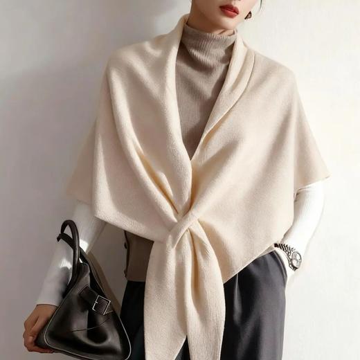 岚束·纯色羊毛三角披肩 ｜点亮日常穿搭，兼具时髦与保暖！（3-5天发货） 商品图0
