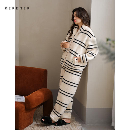 可人儿原创冬季舒棉绒韩系条纹女士睡衣保暖可外穿珊瑚绒家居服 商品图3