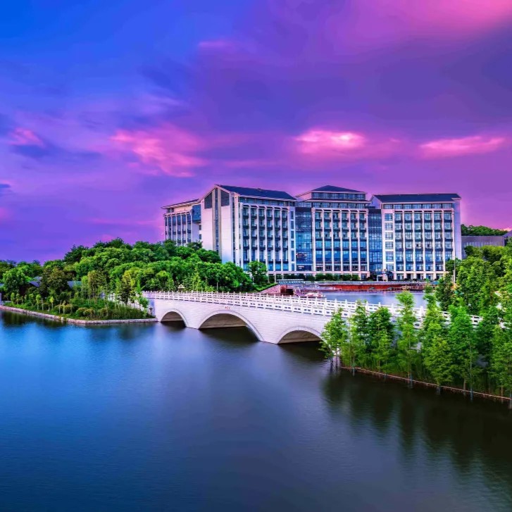 【年夜饭专享 | 春节可用】无锡宜兴 | 宜兴水墨涵田度假村年夜饭套餐，998起/单人2晚，10人起订，可打麻将，可泡温泉，可放烟花。2026年年夜饭超前预售~