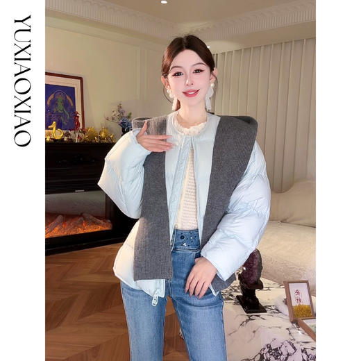 余潇潇【元气星球】时尚保暖90白鸭绒三防面料圆领羽绒服配送披肩 商品图4