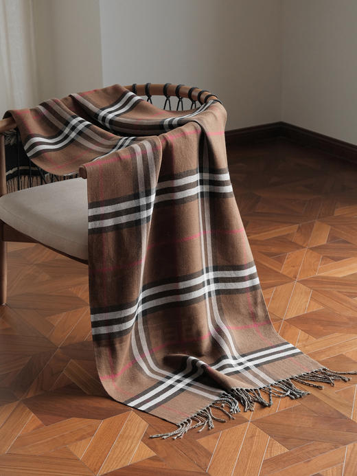 WJ07-巴宝莉 马术骑士徽标 双面 羊绒提花 绒线围巾 女款 （QZ*MM） 商品图3