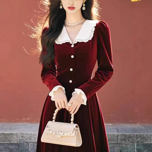 娃娃领金丝绒红色连衣裙，秋冬款微胖掐腰裙a字中长裙 商品图2