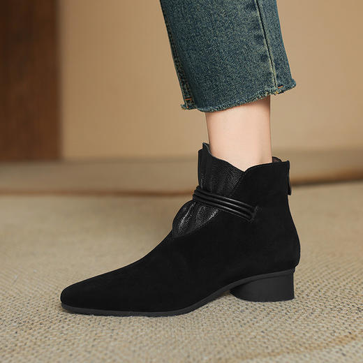 【预售5天】棕色加绒尖头软底靴子女秋冬新款配裙子高级感简约洋气时装靴SP&A1359 商品图1