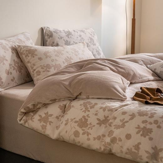 冬季保暖花千朵牛奶绒三四件套高级感加厚雕花床单被套床笠床品 商品图3