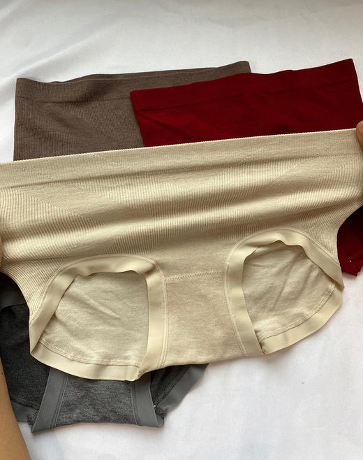 luの！一组4条！老客B收~！巨收肉 巨包臀 纯棉抑菌高腰收腹内裤 商品图8