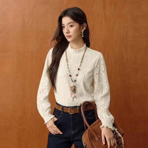 【严选】诗凡黎磨毛蕾丝小上衣保暖舒适2025冬新款打揽木耳领显瘦气质衬衫7GA320951 商品图4
