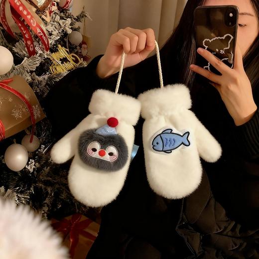 可爱毛绒手套 女款加绒学生骑车冬天挂脖企鹅防寒保暖连指全包手套 商品图1