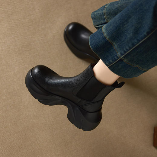 【预售5天】真皮厚底小个子切尔西靴女短靴新款秋冬马丁靴白色烟筒靴YMT&A3475 商品图2