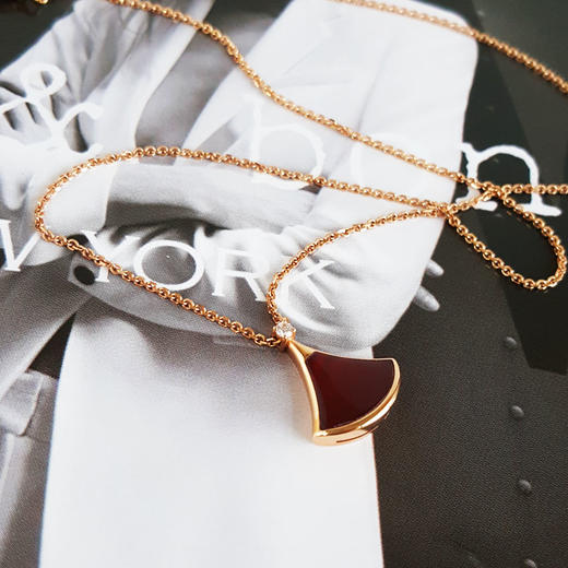 【95新】BVLGARI宝格丽DIVAS’DREAM系列35998718K玫瑰金小号单钻红玉髓扇子项链191025TB61 现货价：13500！ 商品图4