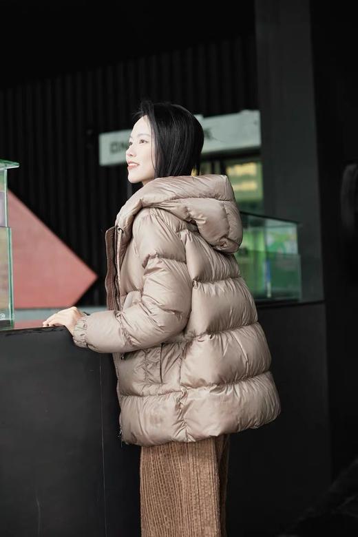 1028-10 max短款拉链连帽A字羽绒服 商品图4