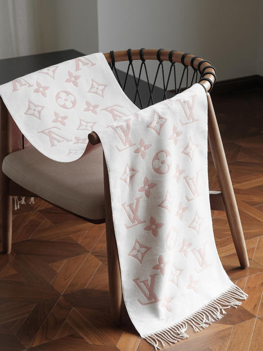 WJ05-驴家 提花织纹流苏饰边 绒线围巾 男女同款情侣款 粉色（QZ*MM） 商品图6