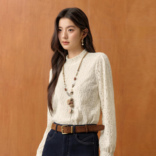 【严选】诗凡黎磨毛蕾丝小上衣保暖舒适2025冬新款打揽木耳领显瘦气质衬衫7GA320951 商品图2