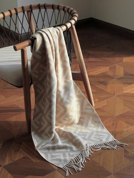 WJ14-芬迪 流苏饱满提花 绒线围巾 女款（QZ*MM） 商品图6