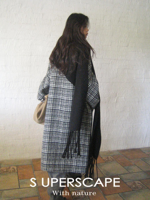 素舶 绵羊毛格纹圆领茧型流苏针织围巾长款双面呢大衣 商品图4