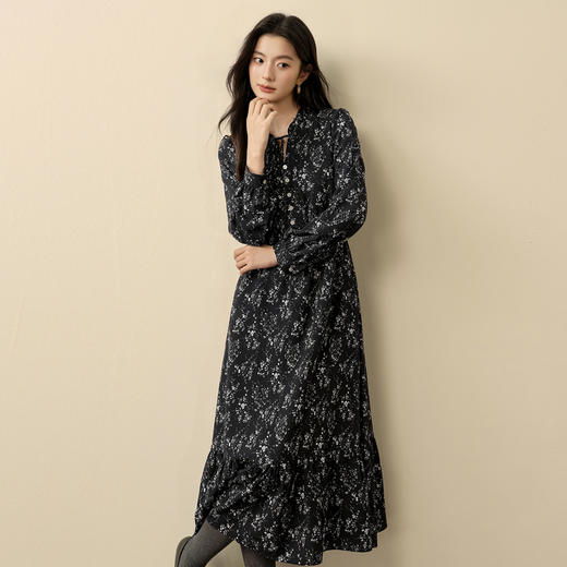 【严选】孟子义代言诗凡黎经典小碎花连衣裙25秋冬新款立领木耳边收腰裙子7GA390821 商品图3