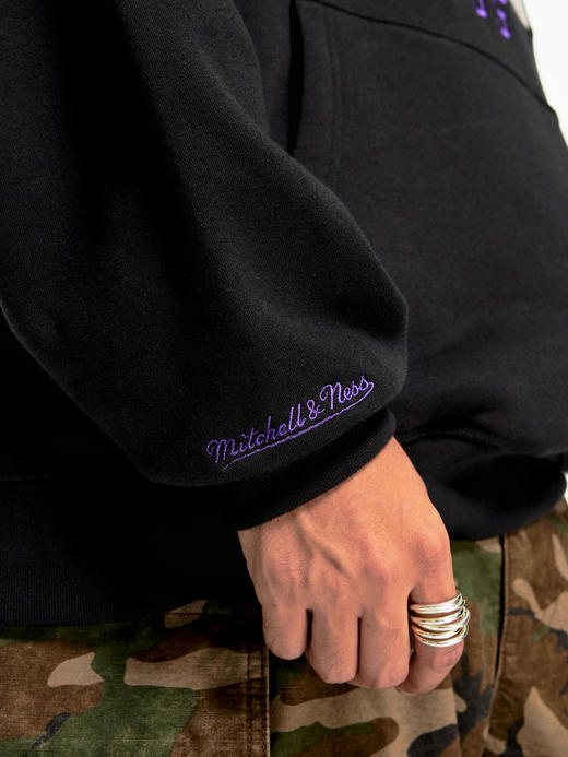 Mitchell&ness 多伦多猛龙黑色NEW VINTAGE连帽卫衣 商品图3