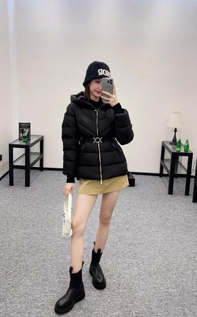 蒙口 Brosse 最新款女士连帽A字形腰带款羽绒服（SS）