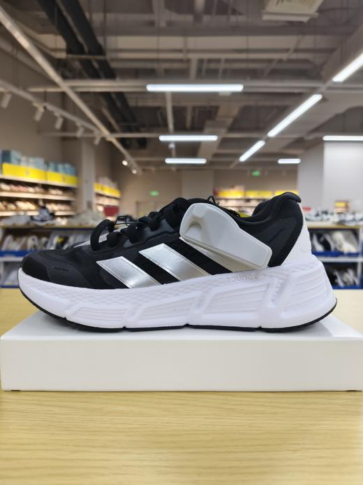 adidas 阿迪达斯鞋 299.9元(线上线下同时在售，不一定有货，有轻微试穿痕迹，无原装鞋盒，介意勿拍)SZ-585475 商品图0
