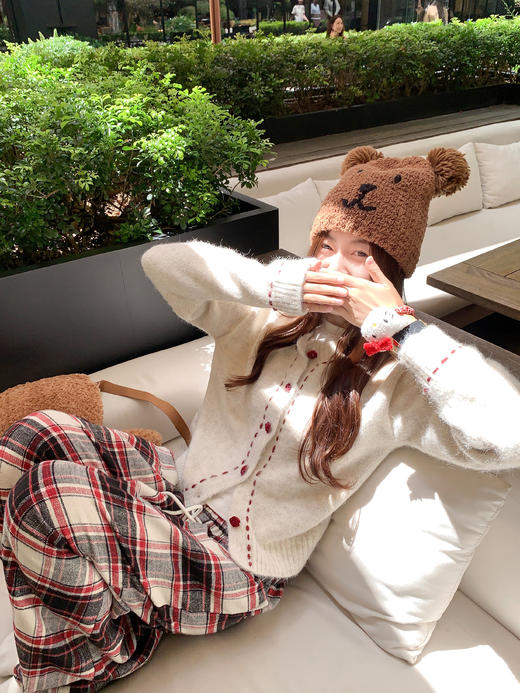 【179元任选2件】现货！ 燕麦色红色花朵扣子毛衣开衫 or 红格裤子 商品图6