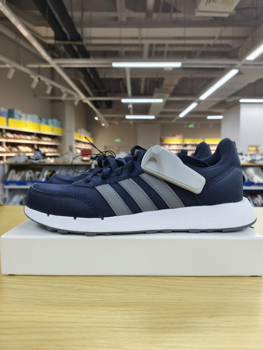 adidas 阿迪达斯鞋 249.9元(线上线下同时在售，不一定有货，有轻微试穿痕迹，无原装鞋盒，介意勿拍)SZ-569513 商品图0