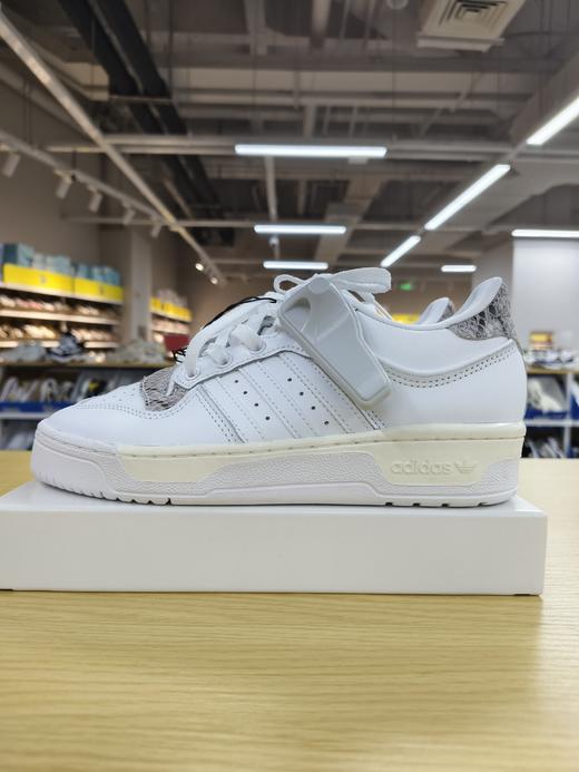 adidas 阿迪达斯鞋 299.9元(线上线下同时在售，不一定有货，有轻微试穿痕迹，无原装鞋盒，介意勿拍)SZ-524471 商品图0