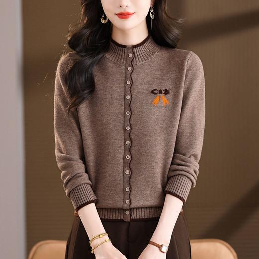 CC温柔减龄半高领针织衫女秋冬季蝴蝶结刺绣单排扣修身显瘦长袖毛衣 商品图1