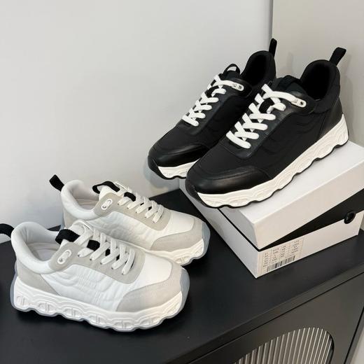 暴走不累‼️【爱马仕同款猪鼻子情侣休闲鞋】不管是健身跑步还是暴走都能轻松回弹👟脚感舒适不闷脚！百搭气场💯分 商品图3