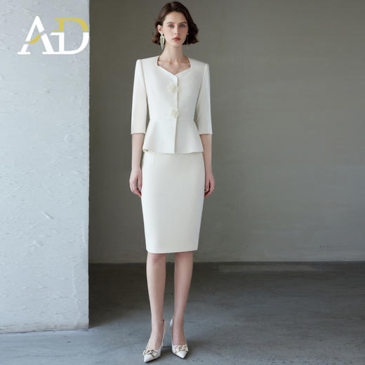 AD春夏2025新款西装套装女气质通勤白色七分袖职业装小香风两件套 商品图3