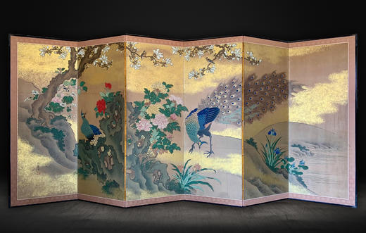 独角鹿西洋古董19世纪日本明治时代出品「孔雀繁花」主题金地纸本设色六曲屏风 商品图0