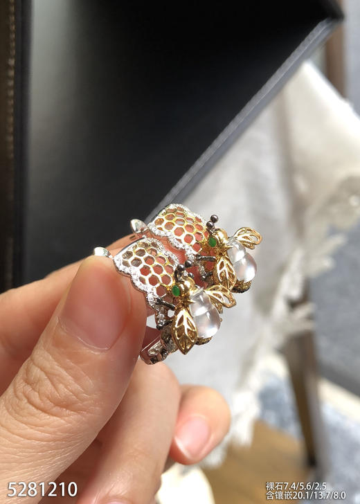 5281210，蜜蜂耳钉。具体价格微信咨询 商品图3