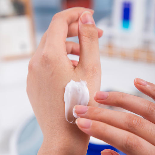 热卖！百雀羚 多效修护润肤霜 滋润保湿 面部身体可用 255g/罐 商品图6