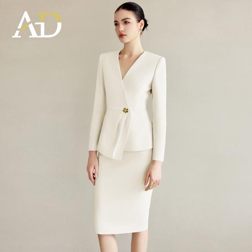 AD白色西装套装女秋季2025新款V领西服外套时尚通勤职业装两件套 商品图2