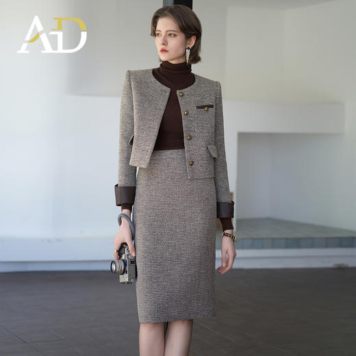 AD初秋韩系穿搭套装2024新款粗花呢接拼皮质短外套女小香风两件套 商品图3
