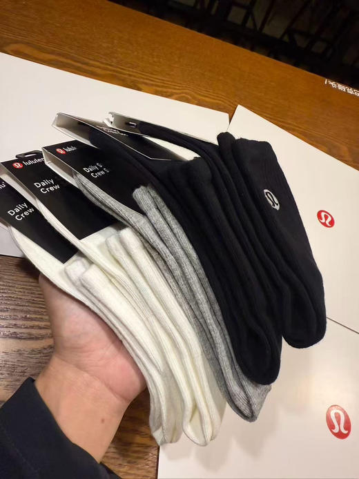 原单正品 lulu袜一包5双装lululemon 均码40-46，一包五双固定配色
原价496 商品图2