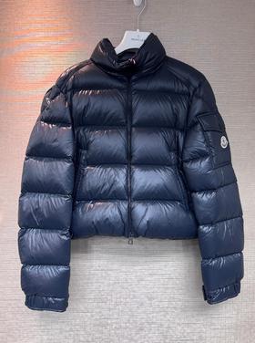 女款logo短款羽绒外套he018