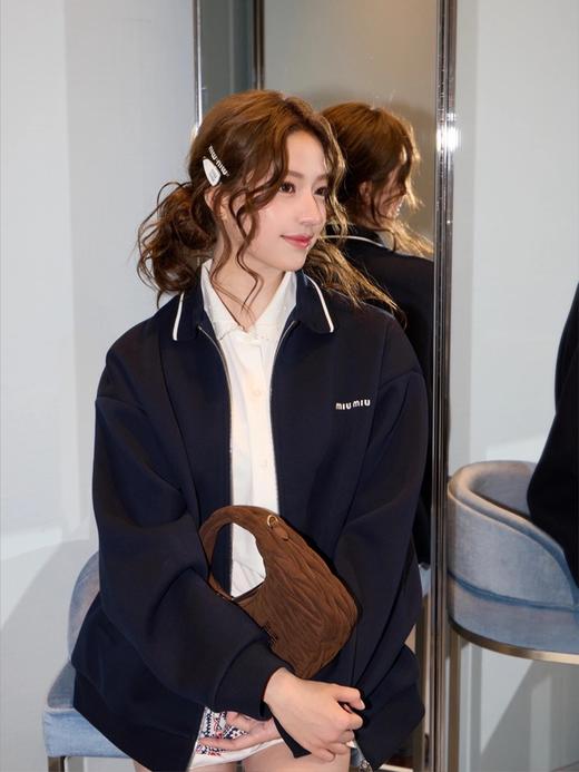 缪缪 25Ss春夏新款 字母刺绣立领拉链卫衣外套 男女同款(DQJ) 商品图0