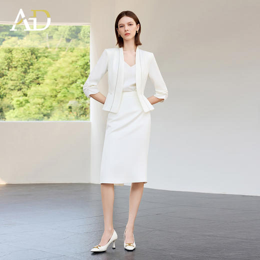 AD职业装套装女2025新款气质女神范高端白色西装外套半身裙两件套 商品图3