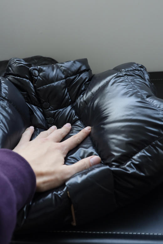 M0nc1er p@rana男士黑金漆面连帽短款羽绒服 YR181 商品图4