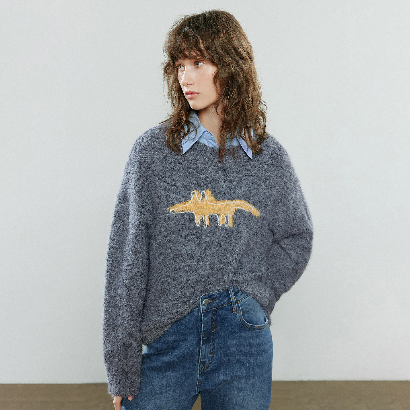 初语毛衣女2025冬季新款圆领宽松慵懒卡通提花拉毛纱毛织上衣8543001