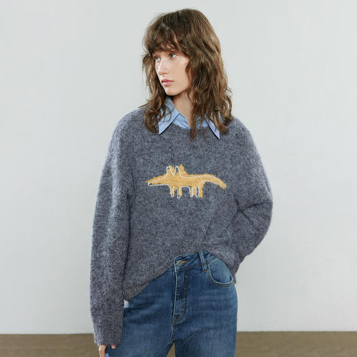 初语毛衣女2025冬季新款圆领宽松慵懒卡通提花拉毛纱毛织上衣8543001 商品图0