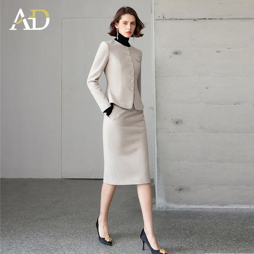 AD法式高级感套装女端庄大气两件套2024春秋燕麦色正式场合短外套 商品图3