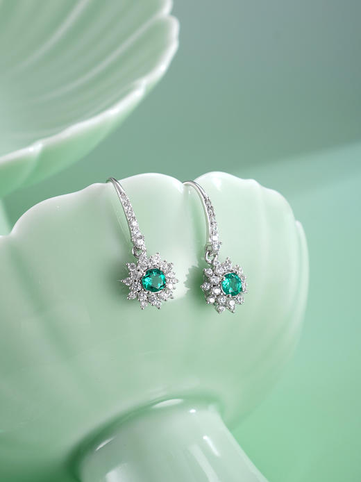 子佩集【花开盛夏】S925银耳环【EM3090-XF】培育宝石祖母绿太阳花2510 商品图2